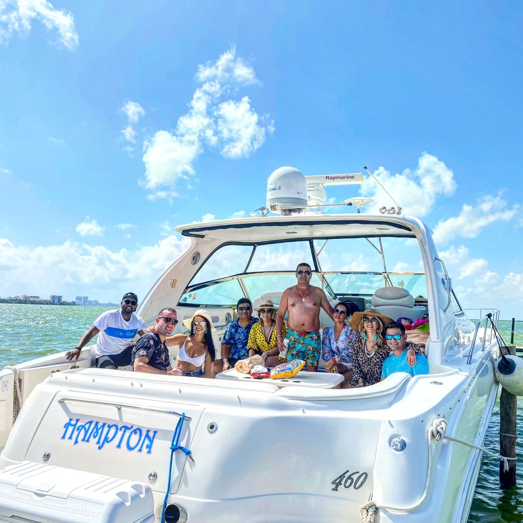YACHT RENT CATAMARAN TOUR CANCUN
